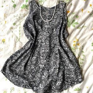 Lightweight Sleeveless blouse